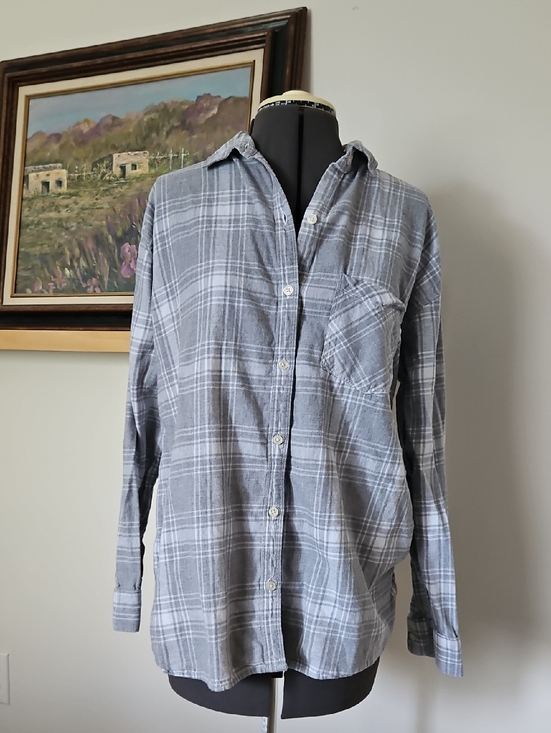 Old Navy Tops - Old Navy Gray Plaid Button-Down Shirt